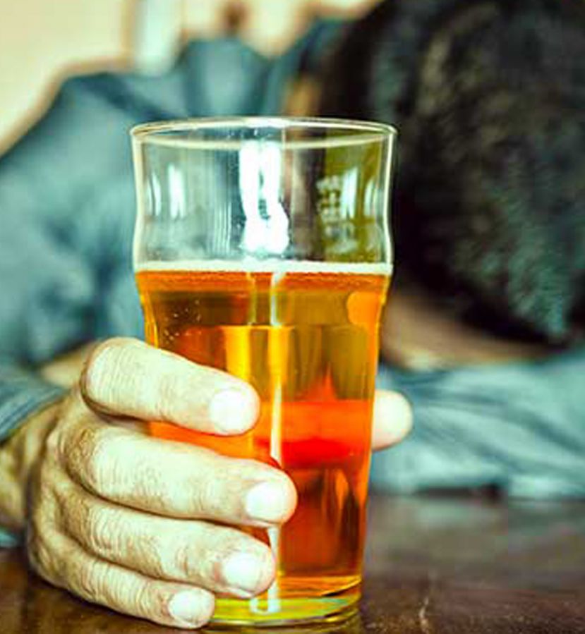 Hombres alcohólicos, propensos a trastornos de personalidad