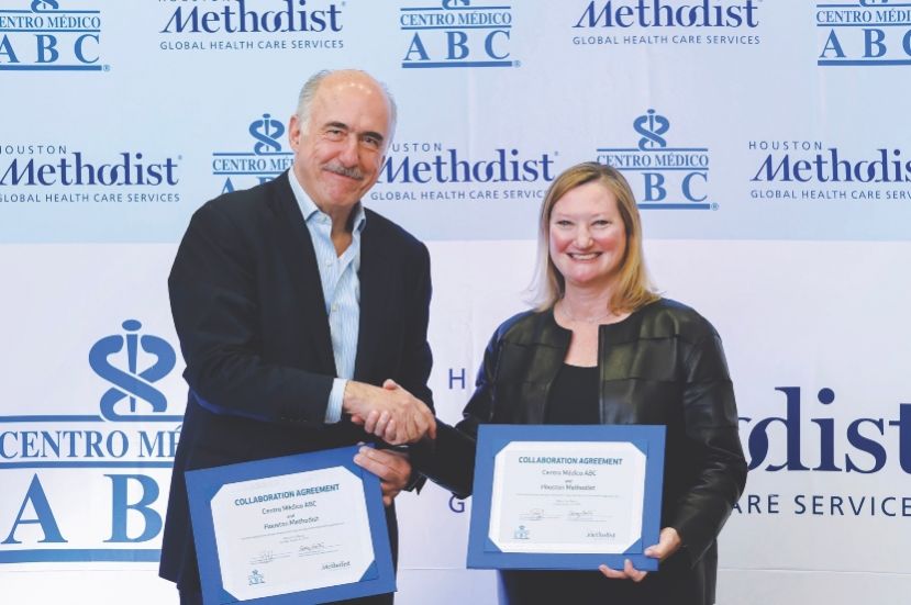 José María Zubiría Maqueo, Director General del Centro Médico ABC y Cathy Easter, Presidente &amp; CEO de los Servicios Globales de Salud del Hospital Houston Methodist.