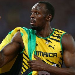 Usain Bolt promueve la vacunación