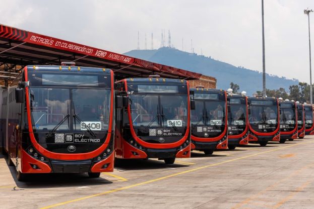 Santander otorga crédito para autobuses ecológicos