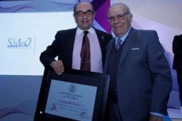 Reconocen al creador del Consejo Mexicano de Oncología