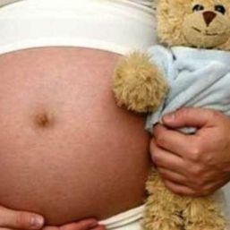 Alertan por riesgos en embarazos tempranos