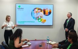 Karla Eggleton, directora de Marketing en Ingredion y Paulo Puelle, director de Innovación de Ingredion, en reunión con medios de comunicación.