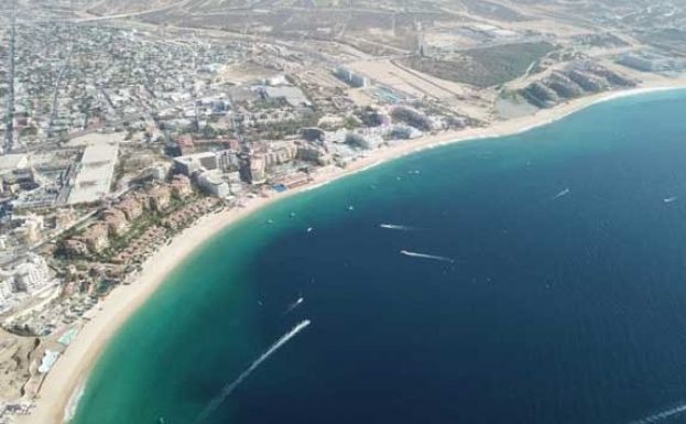 Saldo blanco en playas de Los Cabos