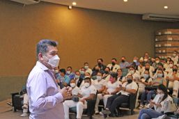 Contratan a personal de salud en Colima