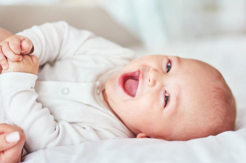 Covid, autorizan vacuna para bebés