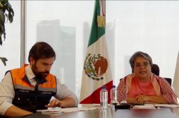 Alejandro Svarch, titular de Cofepris, y Raquel Buenrostro, secretaria de Economía.